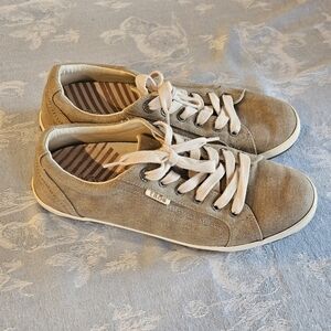 Taos canvas Star laces tennis shoes size 9.5